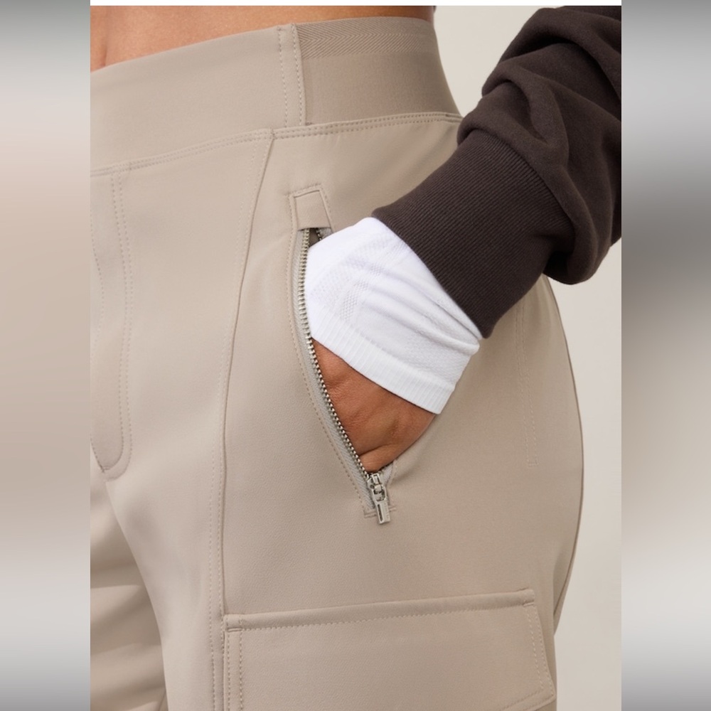 NWT-Athleta Endless Cargo Pant, Size 4 & 10 - Picture 5 of 10